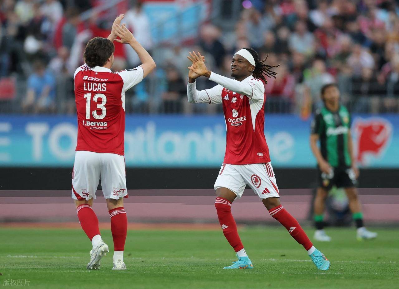 随着法甲争冠热门连扳3球3-3逼平布雷斯特，法甲最新积分榜出炉